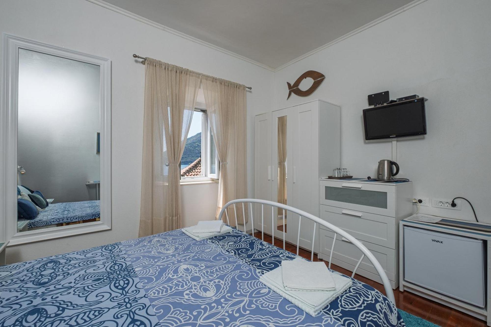 Bluemarine Rooms & Apartments 帕里斯特 外观 照片